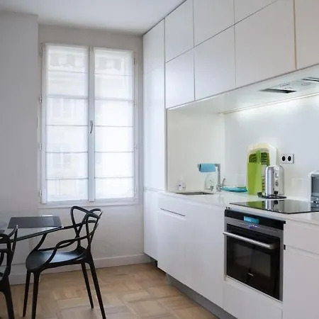 Moderne 2 Pieces En Plein Au Bord De Seine Апартаменты *