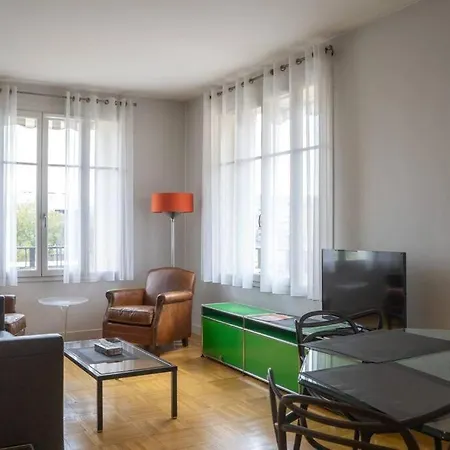 Apartament Moderne 2 Pieces En Plein Au Bord De Seine